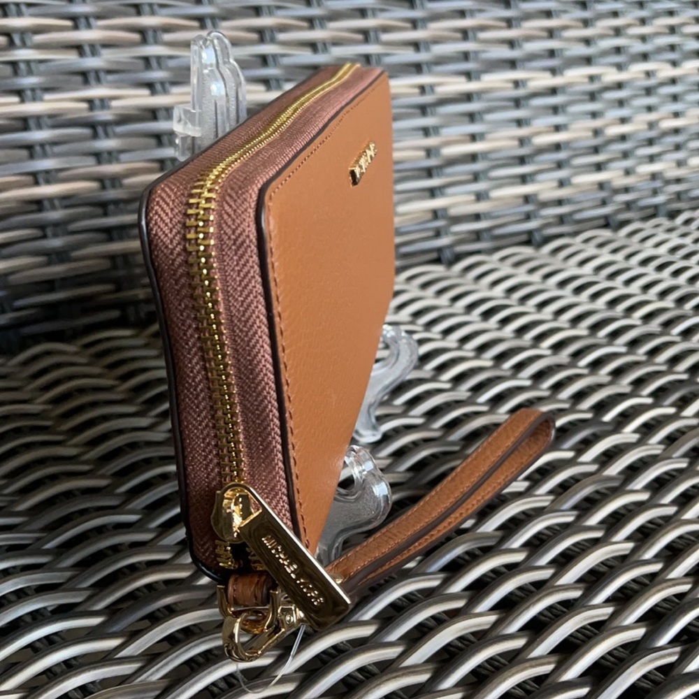 Michael Kors Jet Set Travel Large Travel CONTINENTAL Wristlet-Wallet - Picture 11 of 16